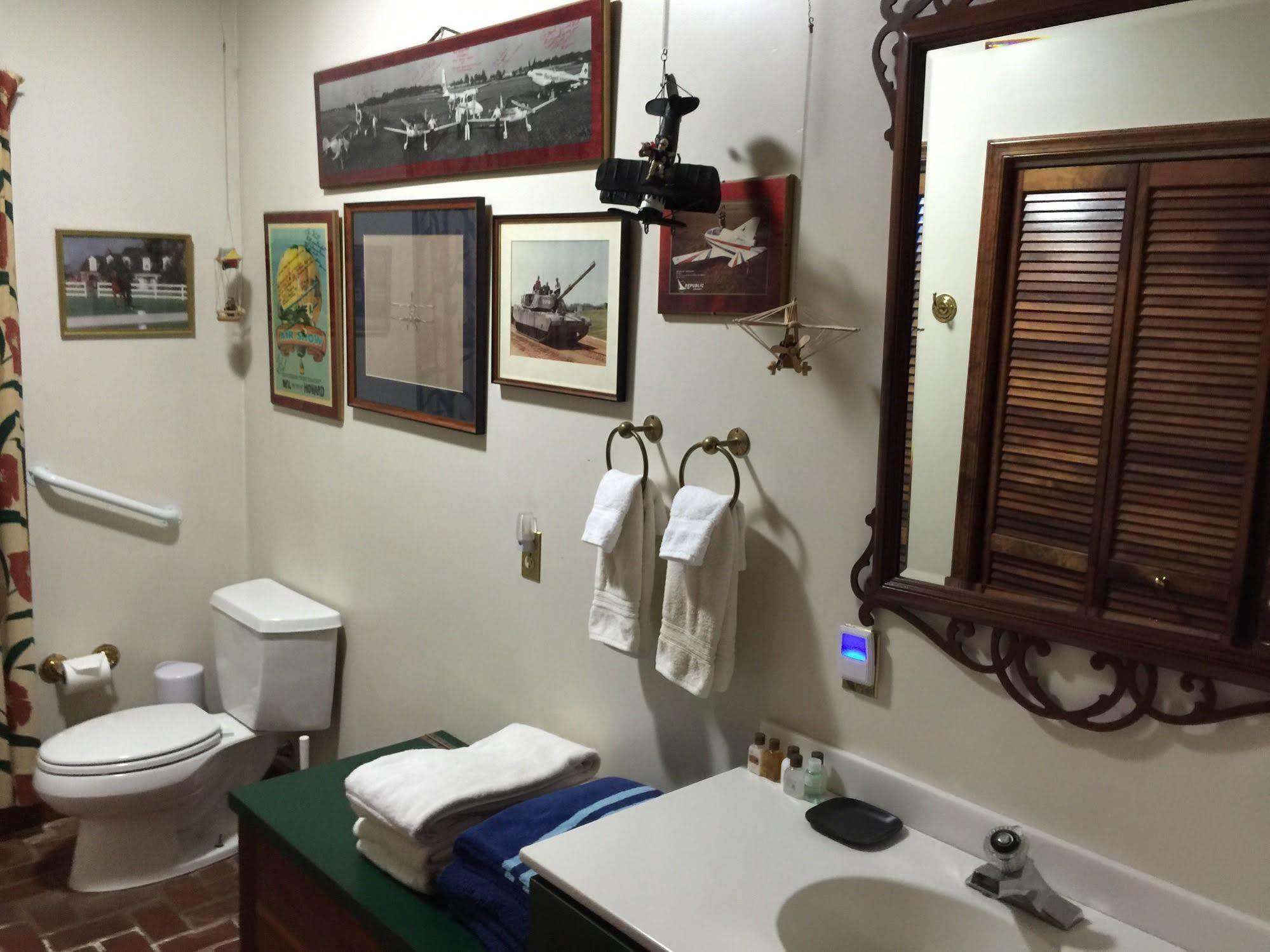 Miles River Guest House Easton Extérieur photo